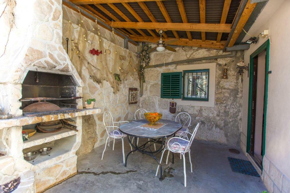 Apartment Antica With Yard & Bbq Σπλιτ Εξωτερικό φωτογραφία